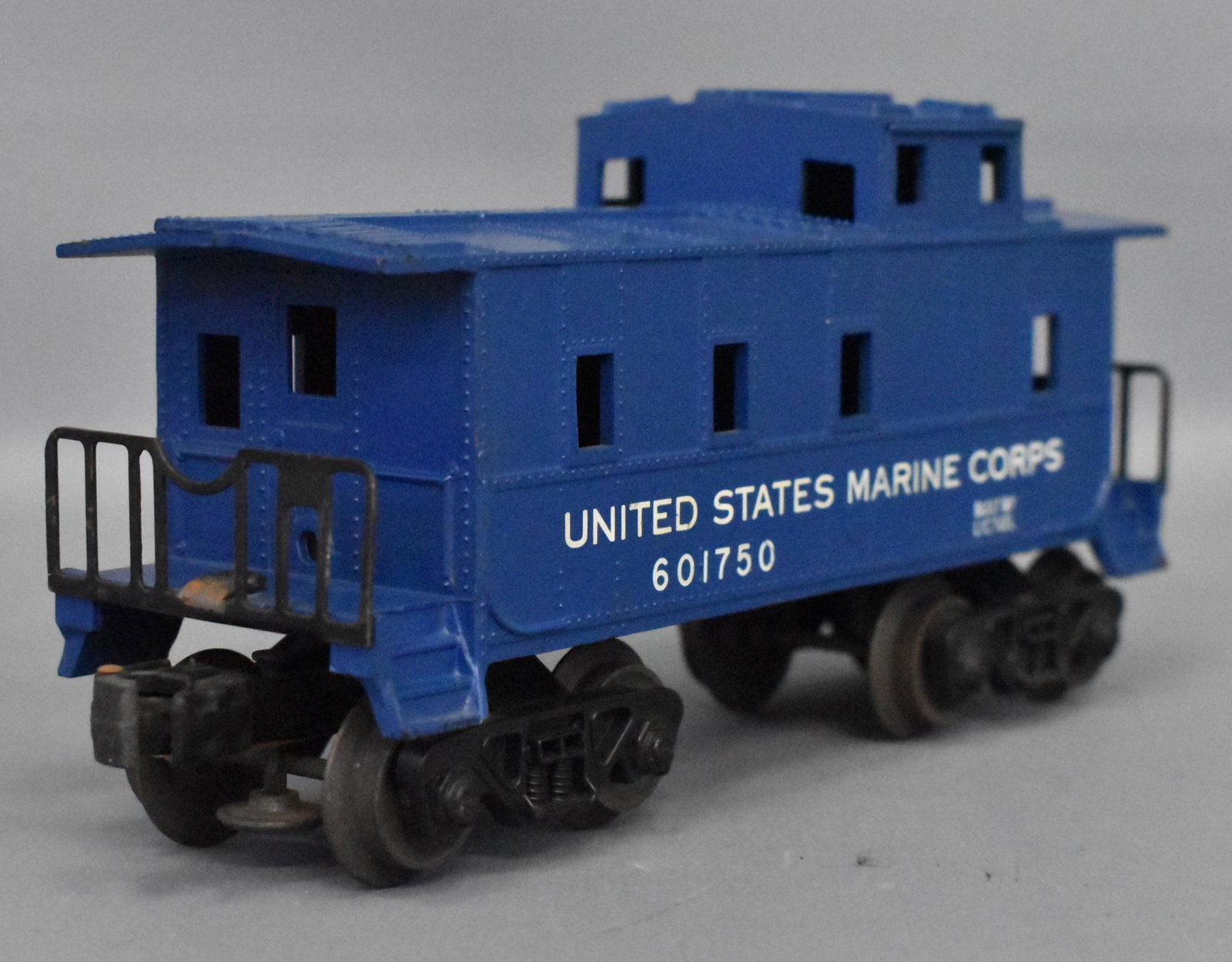 Lionel postwar O gauge 6017-50 USMC caboose: Caboose is clean with moderate run time, C6.