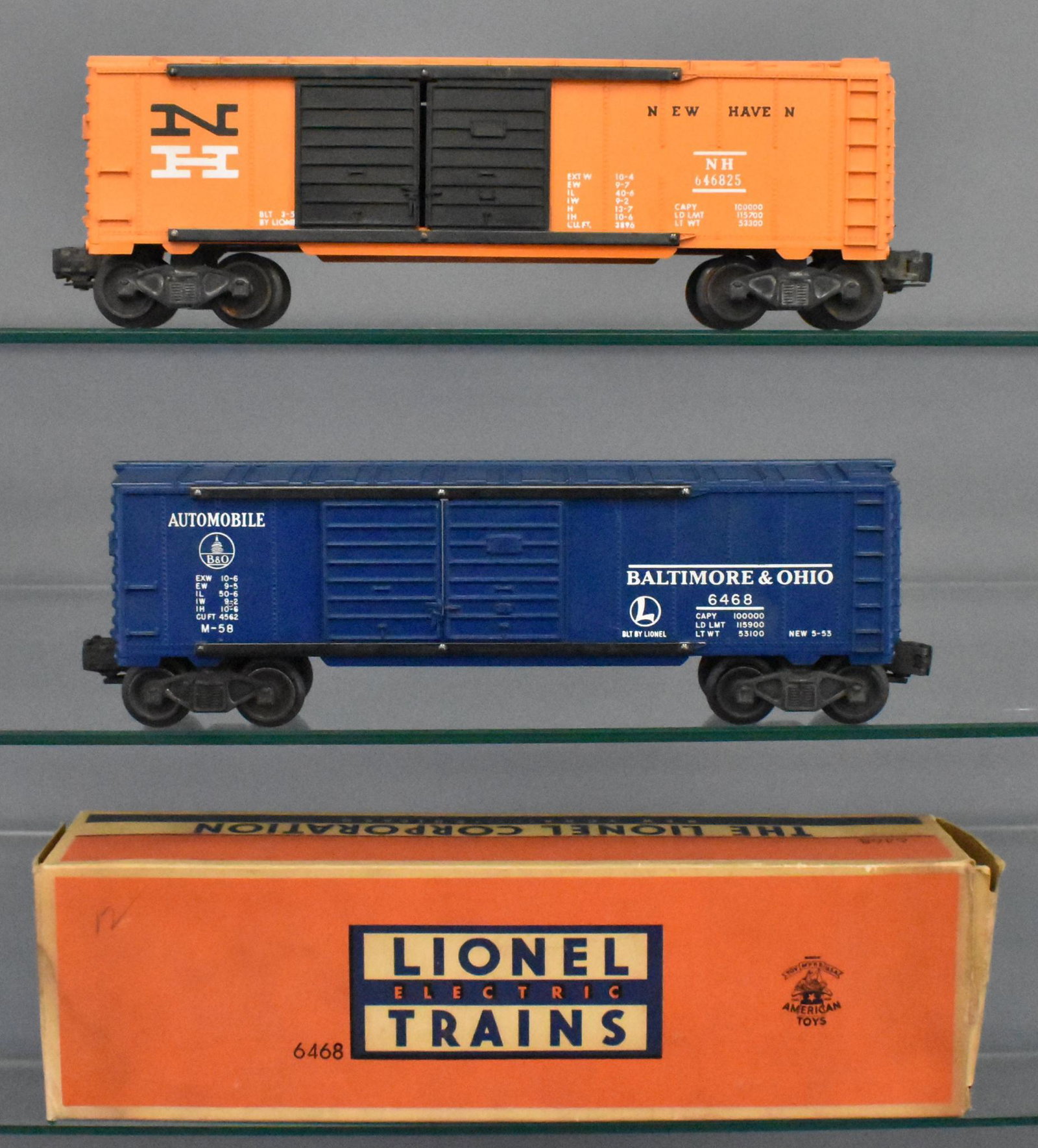 Lionel postwar O gauge 6468 6468-25 double-door box: Includes 6468 B&O that is C7 and 6468-25 New Haven that is C6, both show moderate run time. Comes with a 6468 B&O original box that is missing one coupler protection flap and has inner tape repairs.