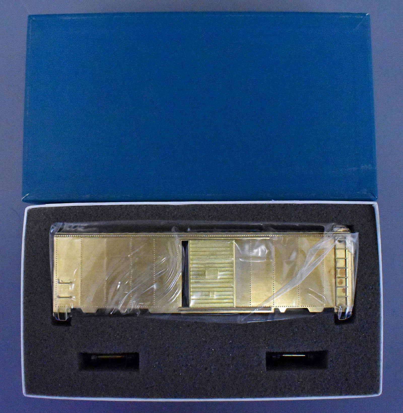 Lambert HO scale brass New York Central box car in: Car body is undecorated C9-10, comes in near mint original box with Central Valley trucks.