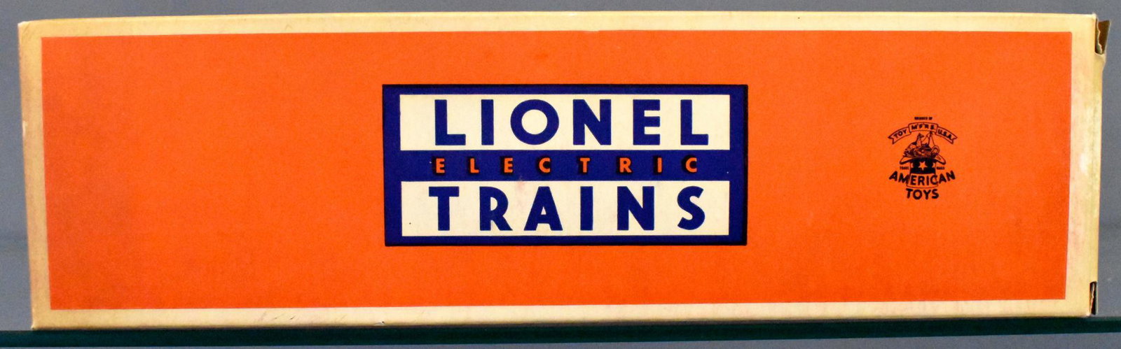 Lionel postwar O gauge 6464-425 New Haven box car BRICK: Lionel postwar O gauge 6464-425 New Haven box car brick original box only. Box is a brick with a tiny vein crease on one end flap.