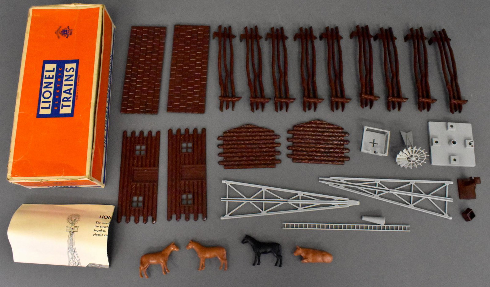Lionel postwar O gauge 963 Washington observation: Lionel postwar O gauge 963 Washington observation Frontier set in original box. Set is complete with original instruction sheet and a very good original box that is complete but has creases on one lon