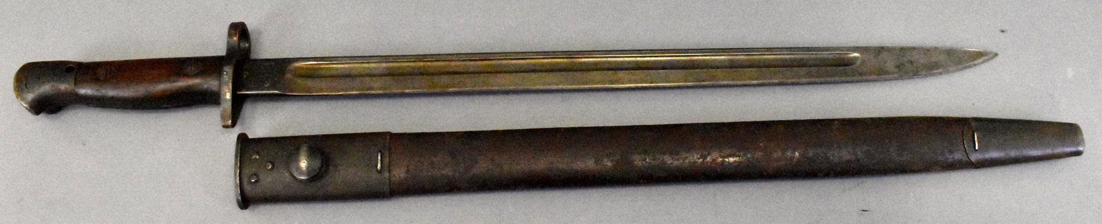 WWI WWII Military British P07 P-07 Bayonet w/ scabbard: WWI WWII British P07 P-07 Bayonet with scabbard dated Nov 1918 with 1942 Australian scabbard Excellent condition.