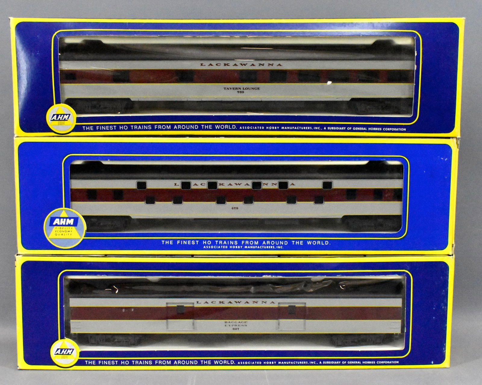 Three Rivarossi Ho Scale Lackawanna Passenger Cars Mib