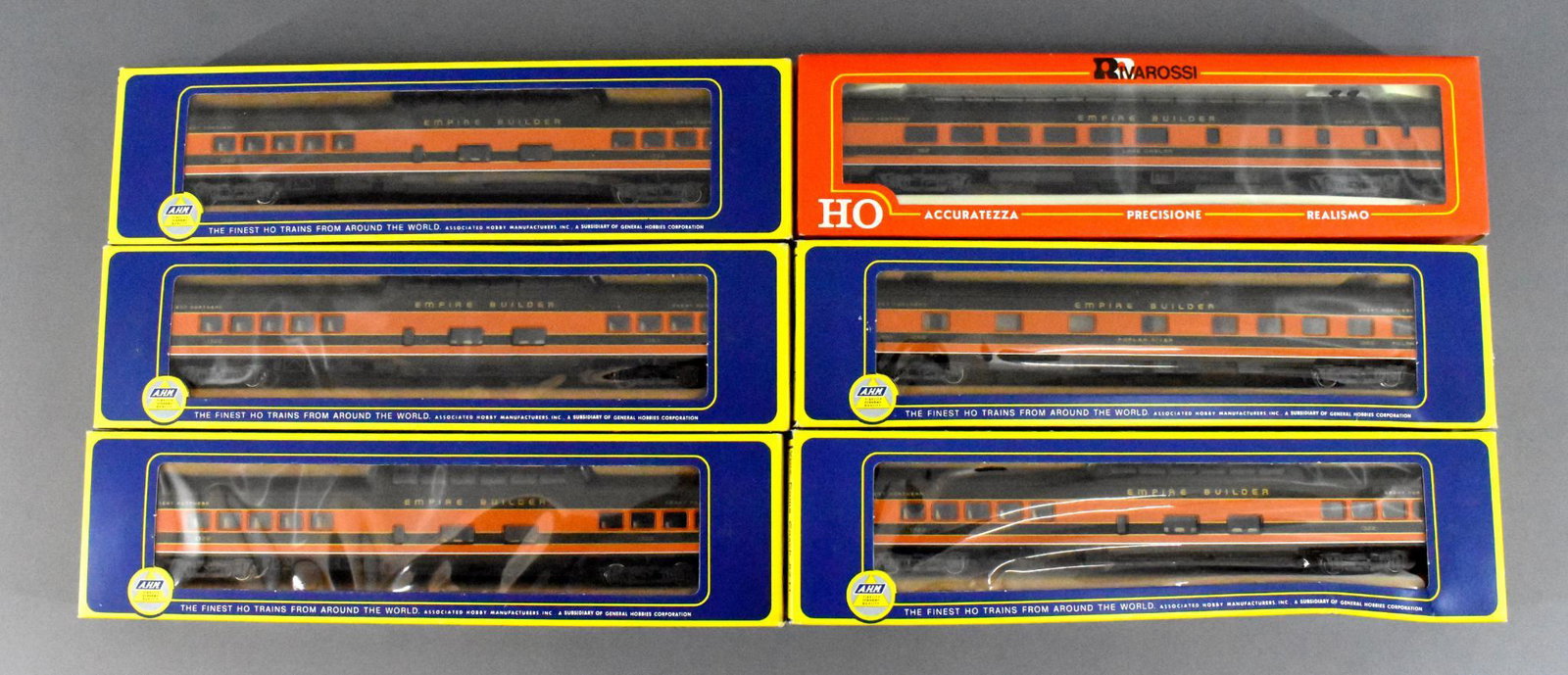 Six Rivarossi HO Great Northern smooth side passenger: Six Rivarossi HO Great Northern smooth side passenger cars in original boxes. Includes diner, sleeper and four vista dome cars, C9-10 in very good to excellent original boxes.