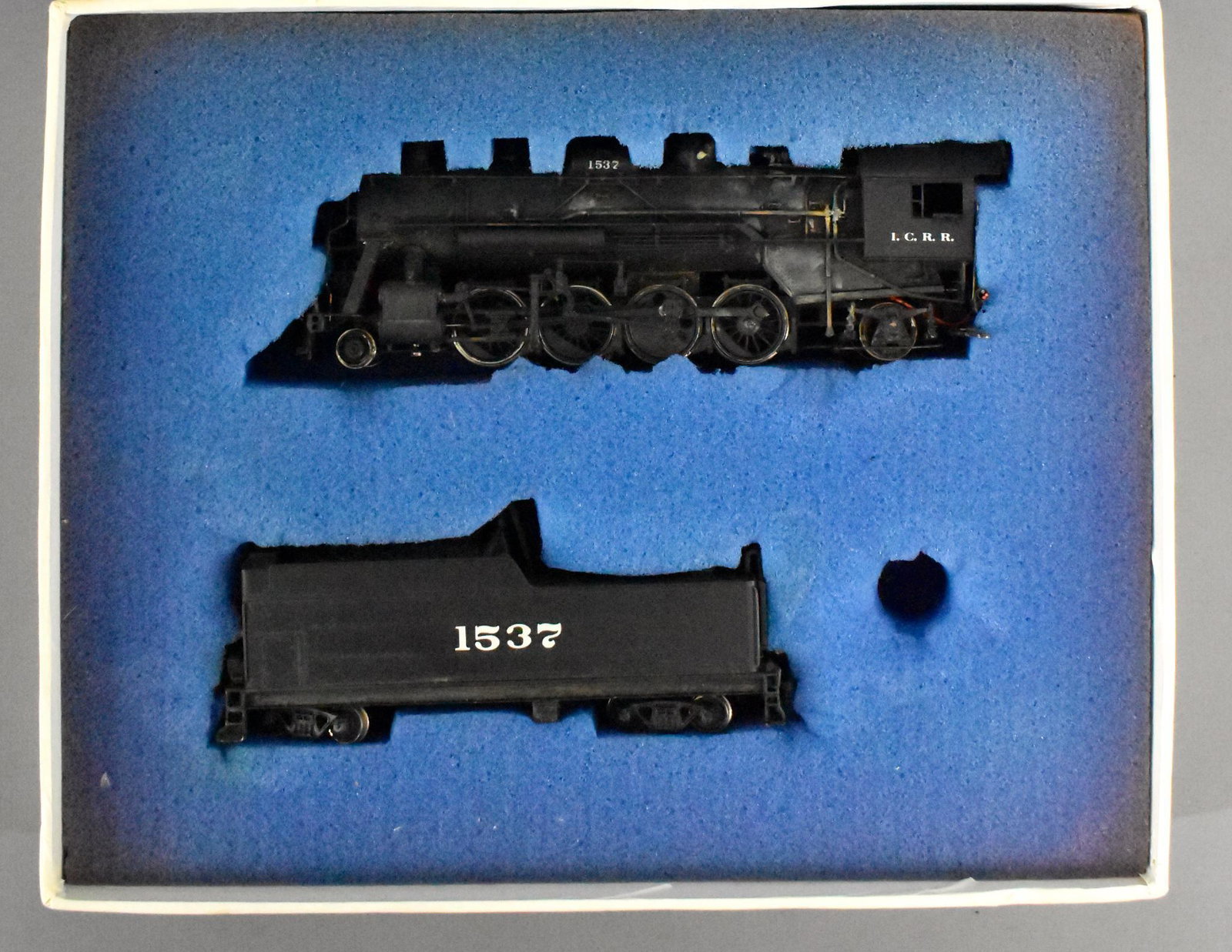 Alco HO Brass IC 2-8-2 locomotive in OB: Alco HO Brass IC 2-8-2 locomotive in original box , locomotive and tender are custom painted, shows moderate wear to paint, tender is drilled so may be DCC equipped, comes in an excellent original box