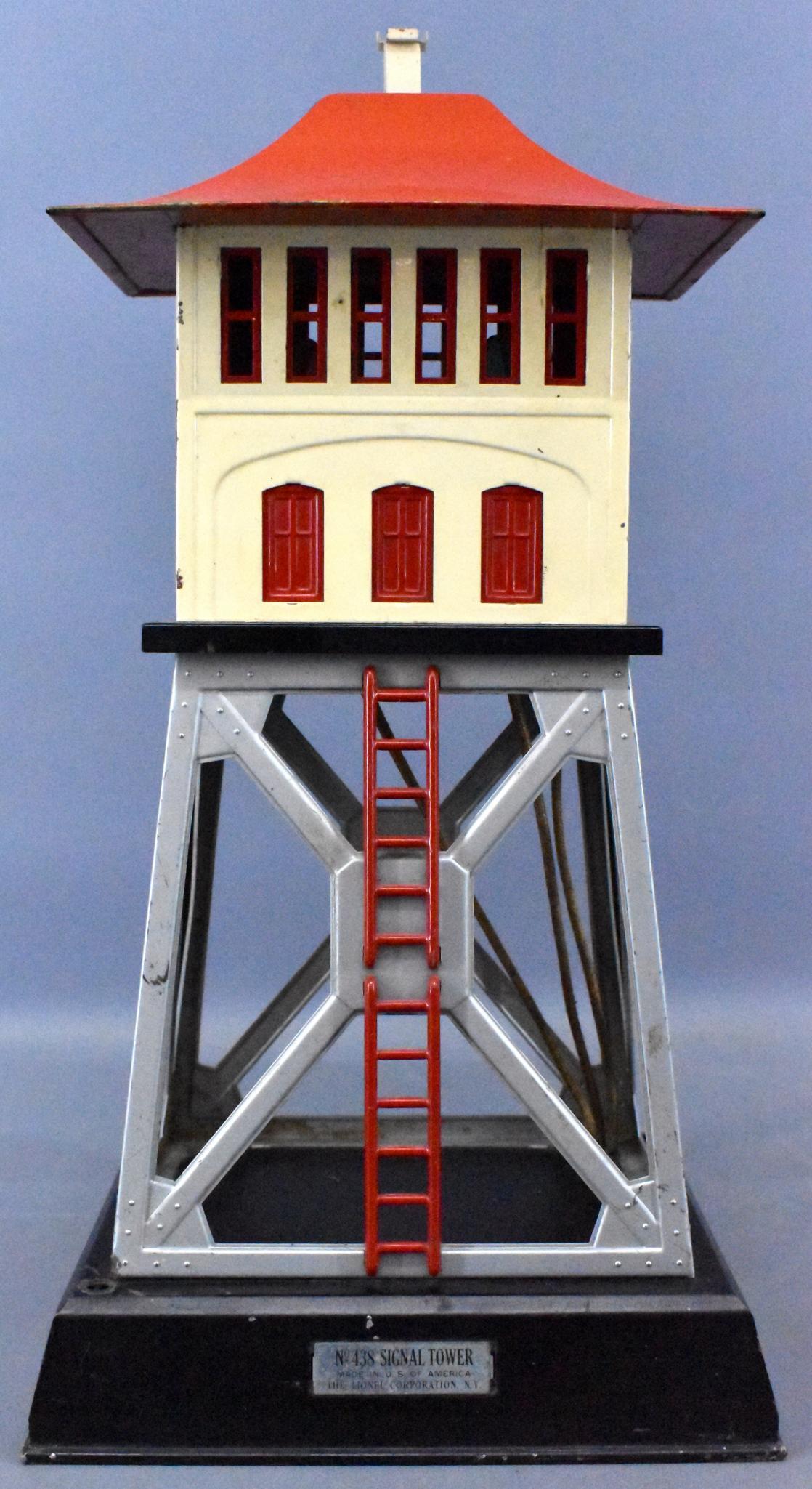 Lionel prewar O gauge 438 Signal Tower SCARCE late: Lionel prewar O gauge 438 Signal Tower SCARCE late color. Tower is complete and clean with some minor knicks and scratches. Displays very well, C6.