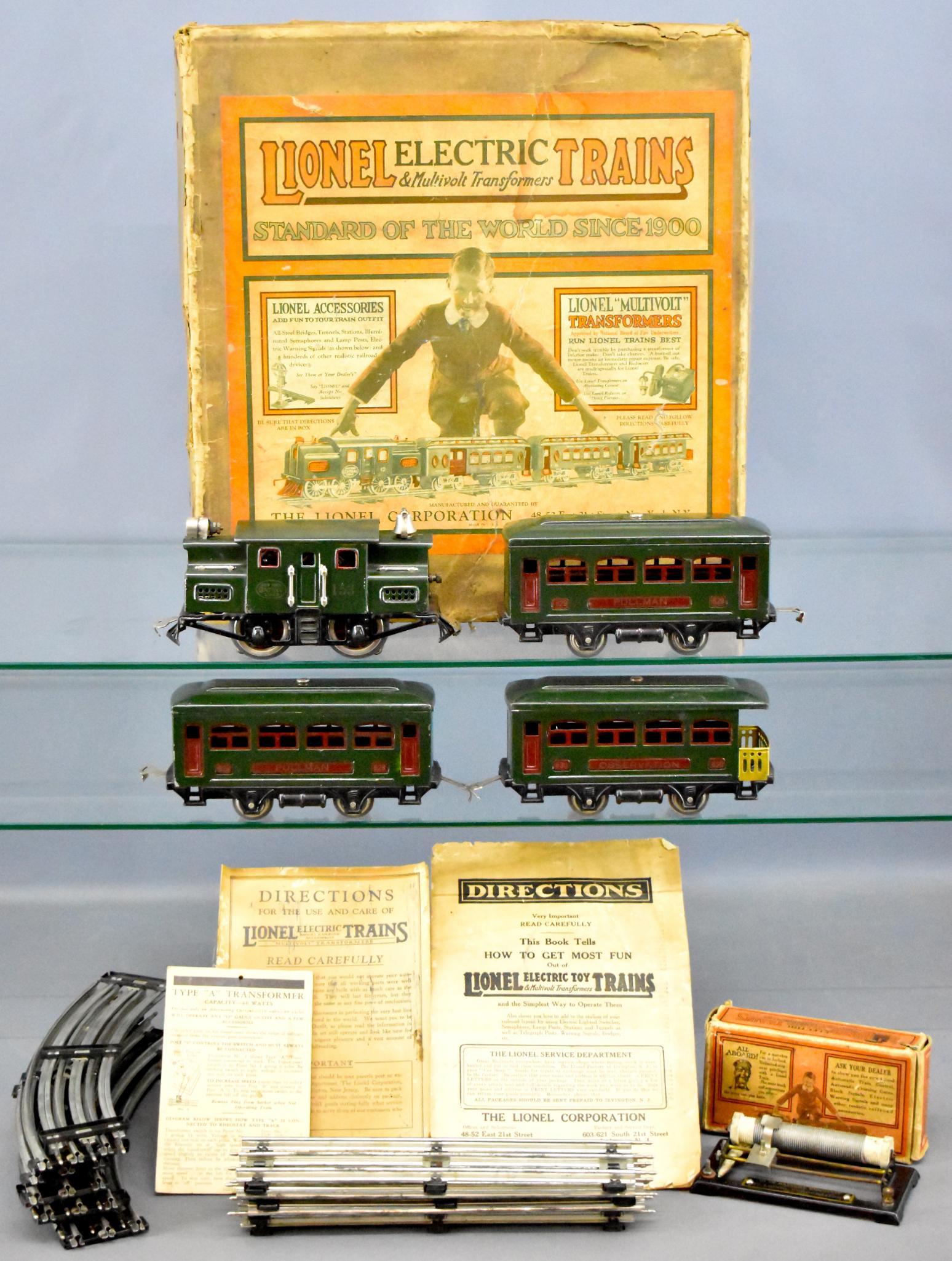 Lionel prewar O gauge 94 Passenger Set in original box: Lionel prewar O gauge 94 Passenger Set in original box dark green. Set includes 153 electric locomotive, two 629 Pullman and two 630 observation cars, track, 88 rheostat and some original paperwork. T