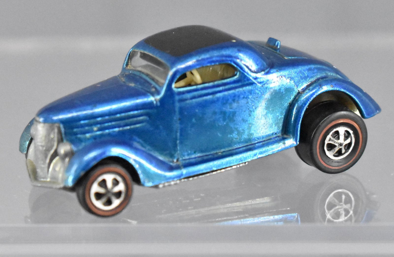 Redline Hot Wheels blue Classic '36 Ford coupe US (1 of 5)