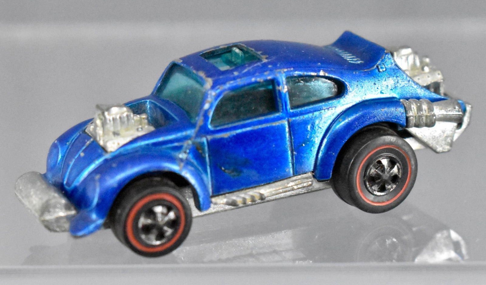 Redline Hot Wheels blue Evil Weevil HK (1 of 4)