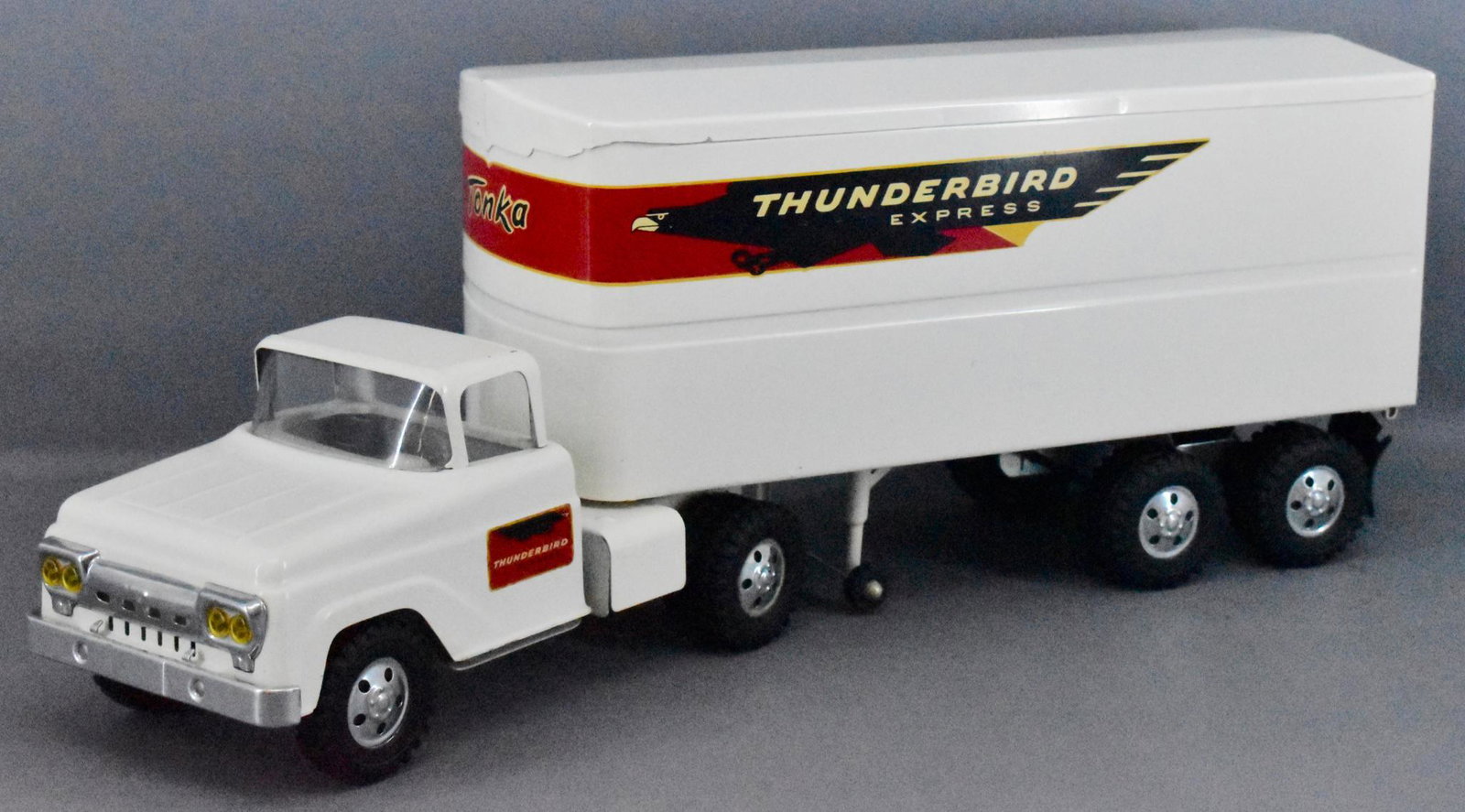 Gorgeous original Tonka Thunderbird Express semi: Gorgeous original 1958 Tonka Thunderbird Express semi tractor trailer, superb condition with a few tiny scratches but exceptionally clean and ready to display. Don't miss this exceptional piece.