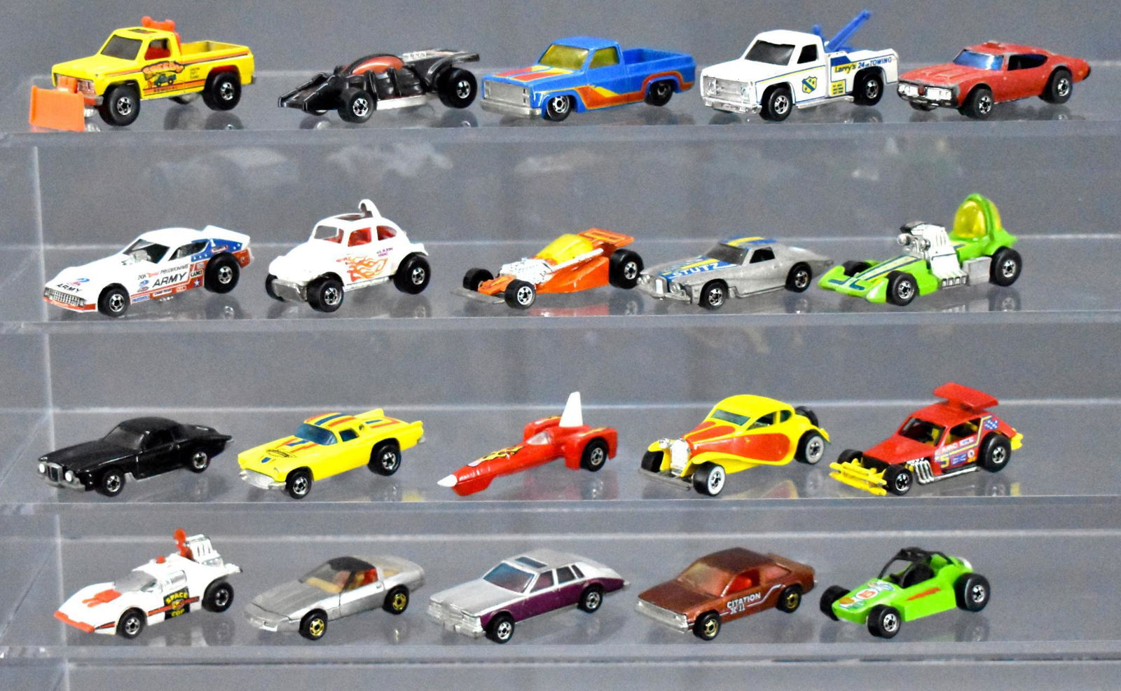 Group of 20 Blackwall Hot Wheels die cast cars: Group of 20 Blackwall Hot Wheels, various condition, sold as-is as seen in the photos with no returns.
