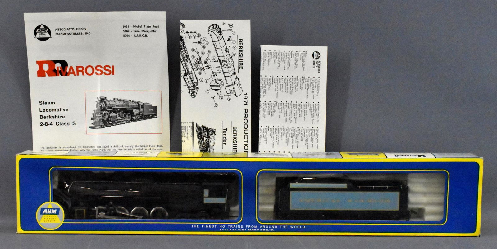 Rivarossi HO scale American Railroads 2-8-4 Berkshire: Rivarossi HO scale American railroads 2-8-4 Berkshire steam locomotive mint in original box, stock number 5064. Unit is unrun and C9-10 in a very good original box with original instruction sheet and