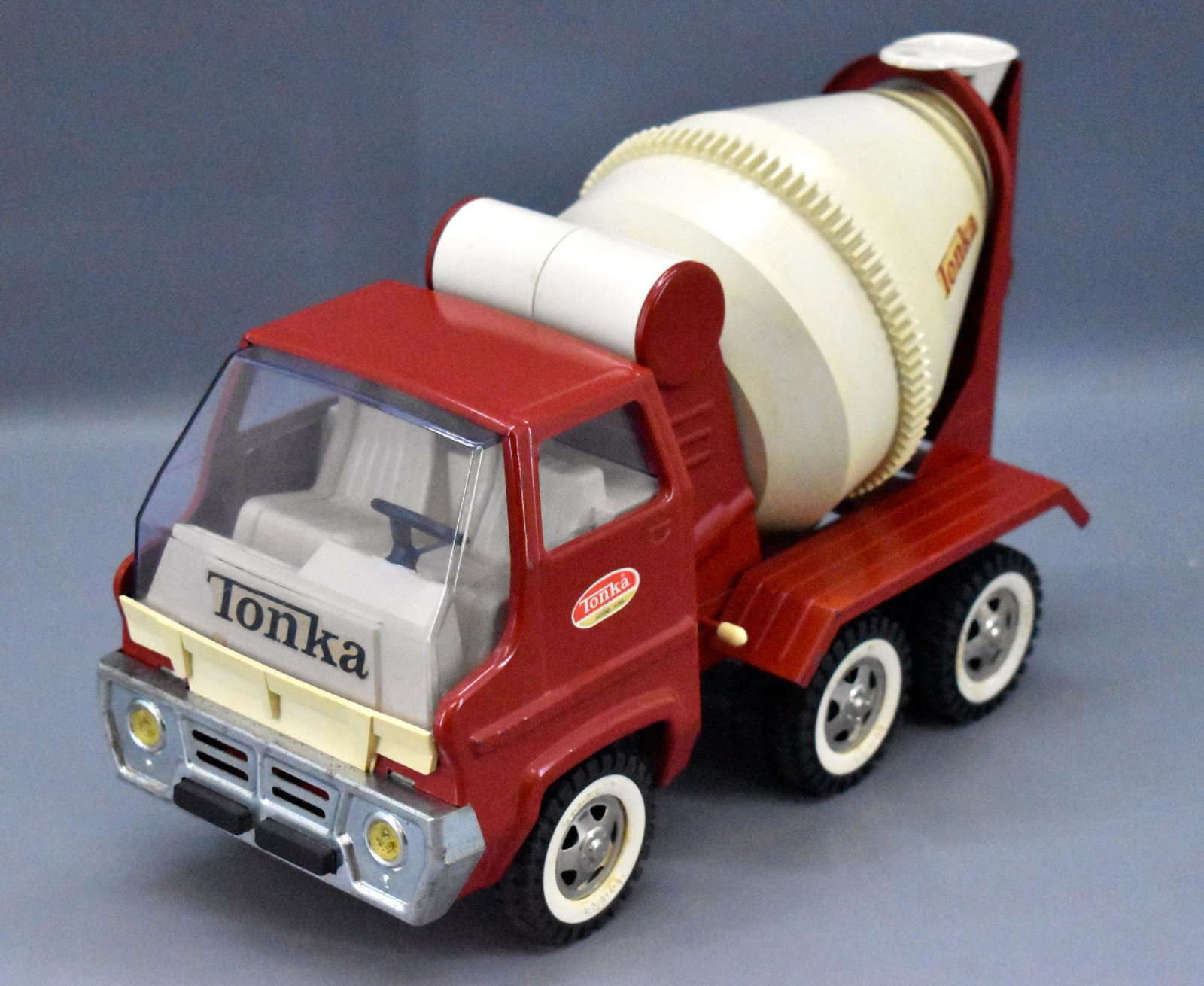 Late 1960's Tonka pressed steel gas turbine cement: Late 1960's Tonka pressed steel gas turbine cement mixer truck, nice shape and clean with some chrome and paint loss as seen in the photos.