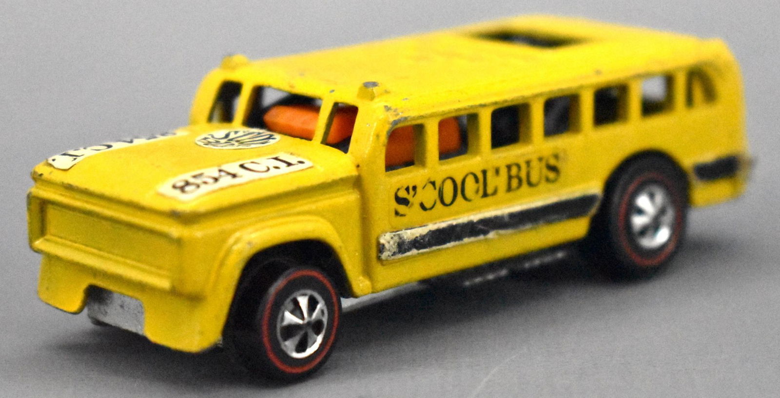 Redline Hot Wheels yellow enamel HK S'Cool Bus (1 of 9)