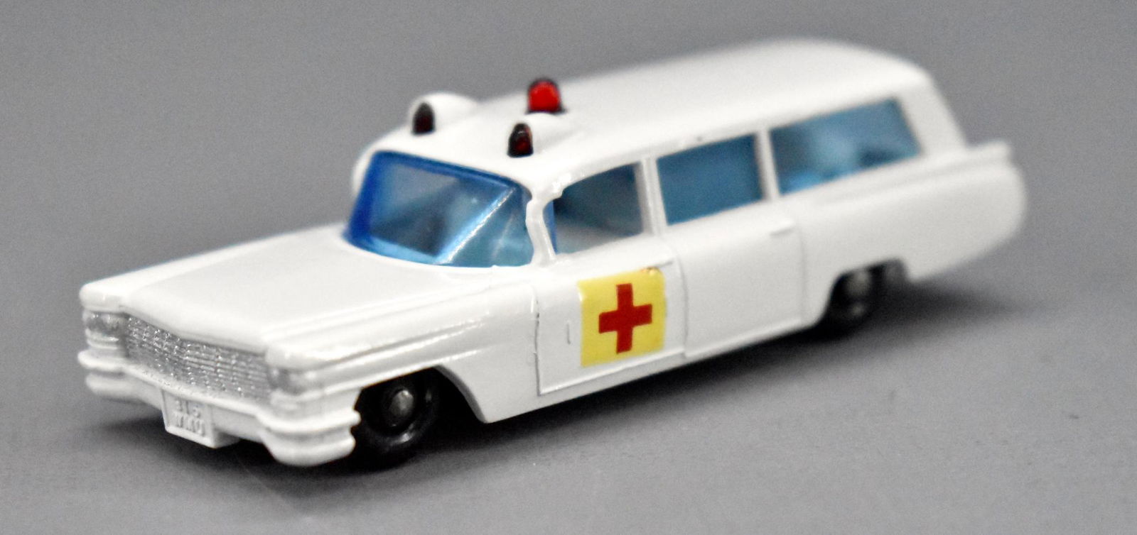Fantastic Matchbox 54 S & S Cadillac ambulance (1 of 7)