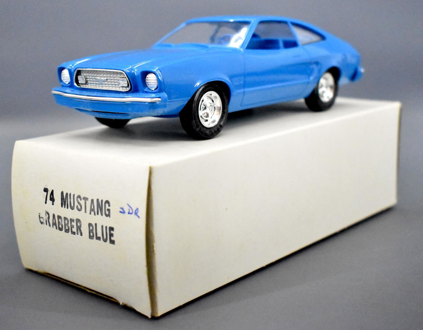 1974 Ford Mustang dealer promo car in grabber blue MIB (1 of 7)