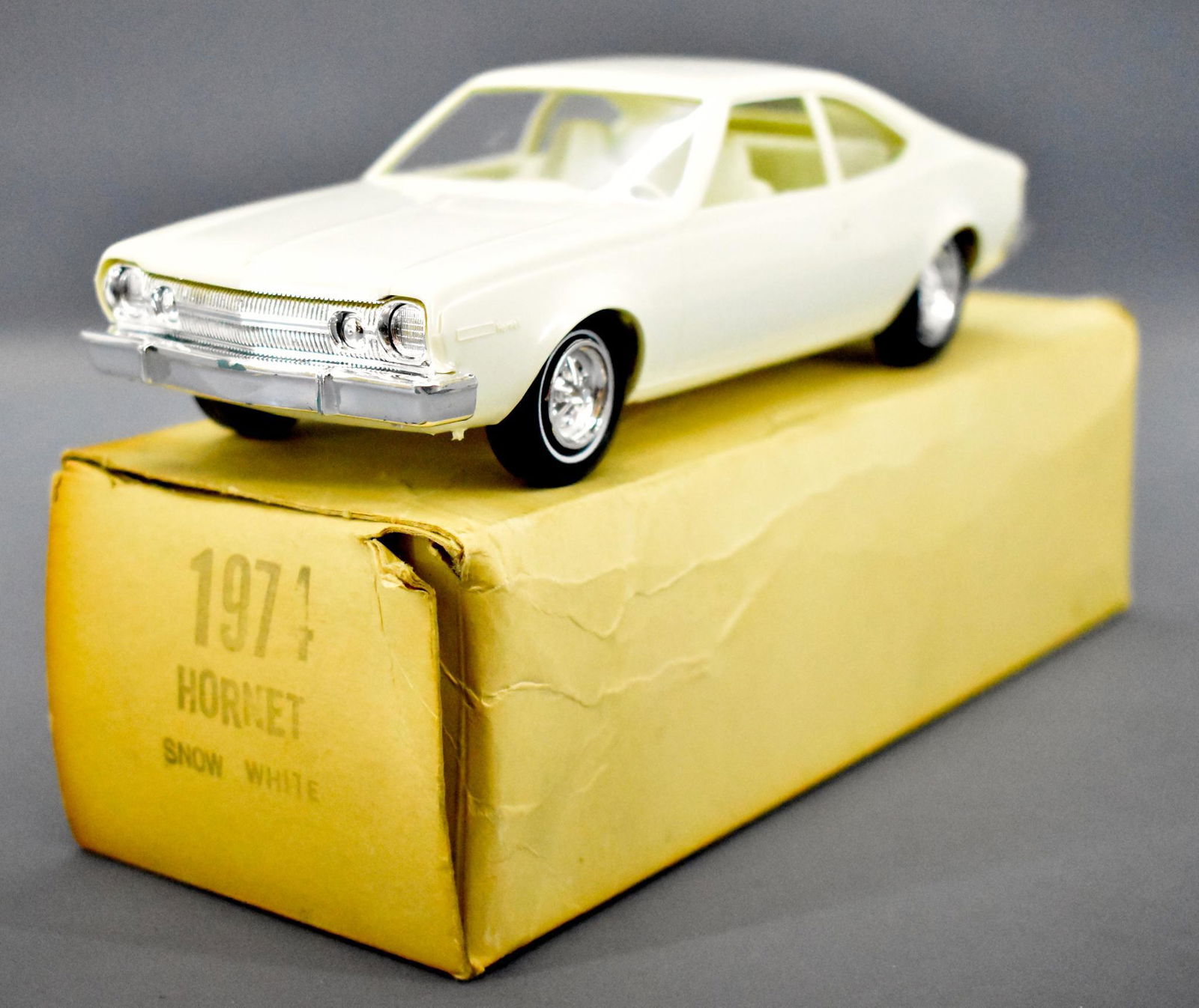1974 AMC Hornet dealer promo car in original box Snow (1 of 7)