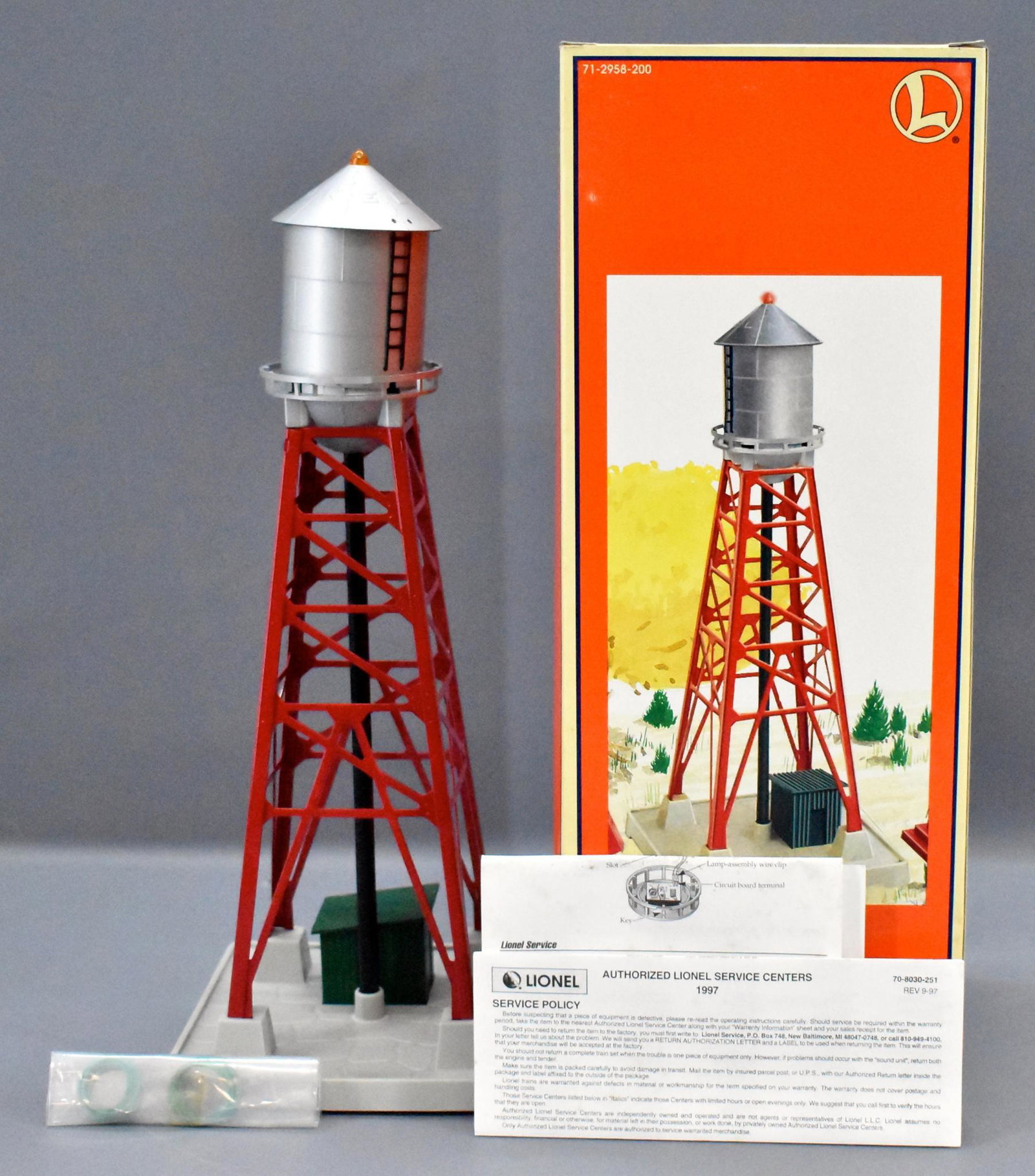 Lionel modern era O 12958 industrial water tower in: Lionel modern era O 12958 industrial water tower in original box, C9 in a very good original box.