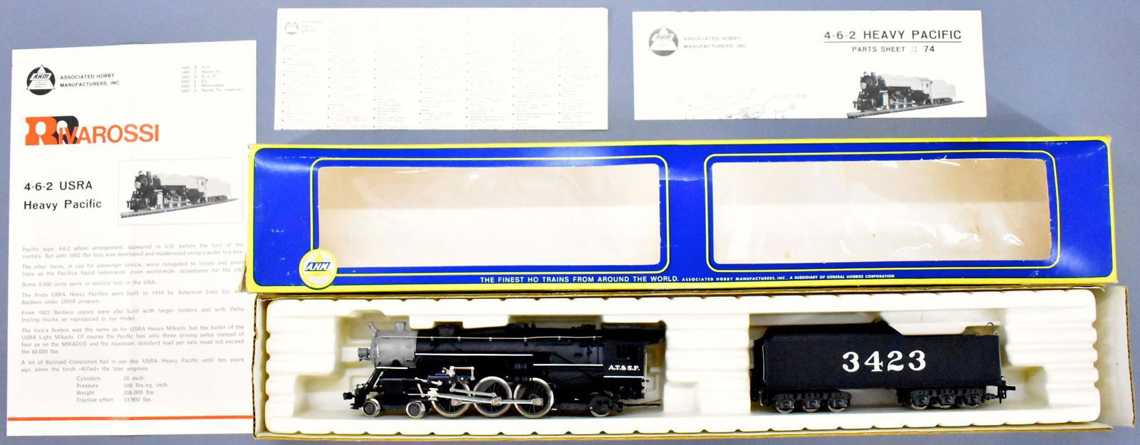 Rivarossi HO scale 5087-G A.T. & S.F. 4-6-2 heavy: Rivarossi HO scale 5087-G A.T. & S.F. 4-6-2 heavy Pacific steam locomotive in original box, unrun, C9-10 in a good original box with original paperwork.