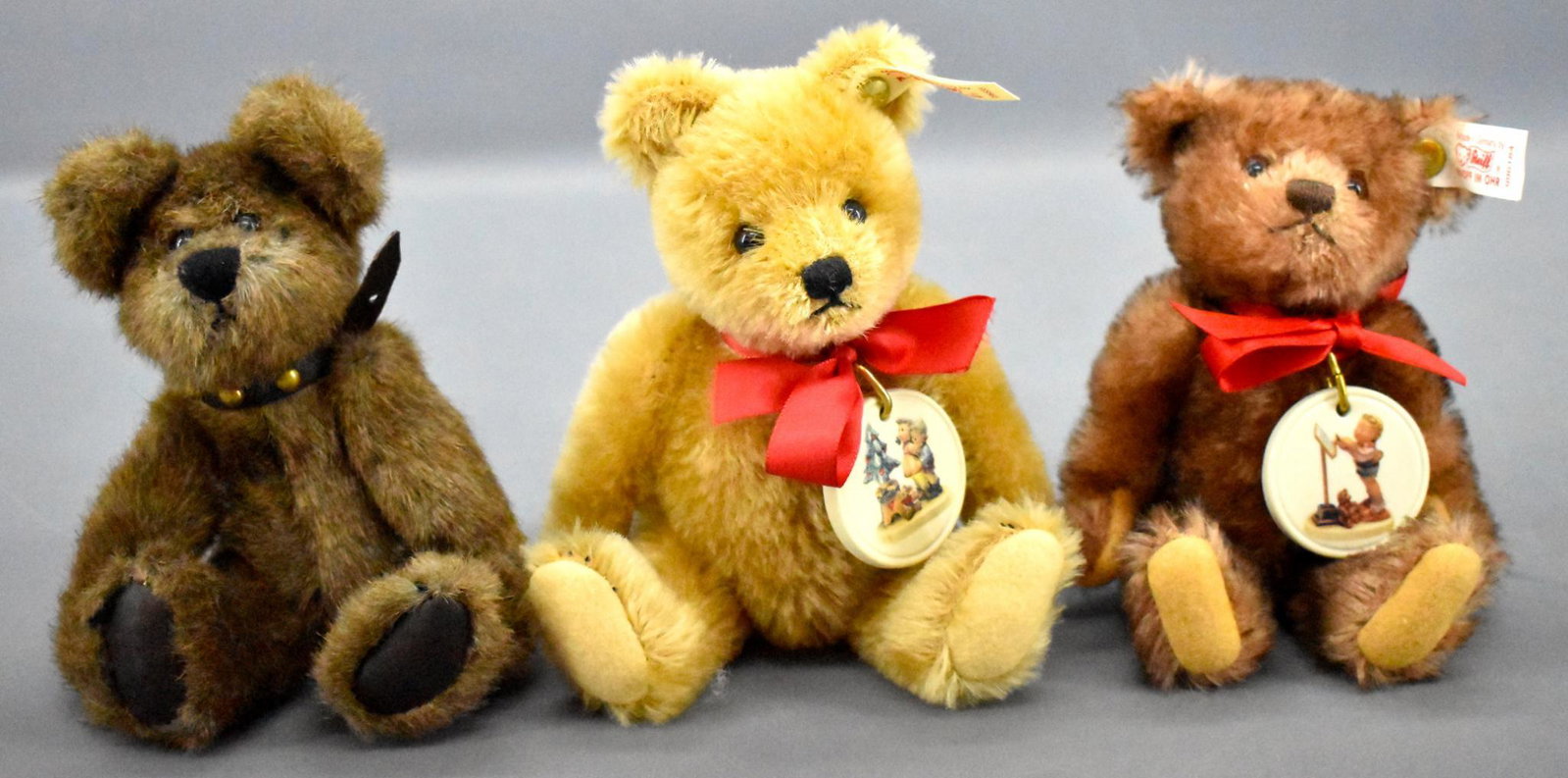 Two Hummel Steiff teddy bears 1998 2000 plus an extra: Two Hummell Steiff teddy bears from 1998 and 2000 in excellent condition plus an extra Boyds.