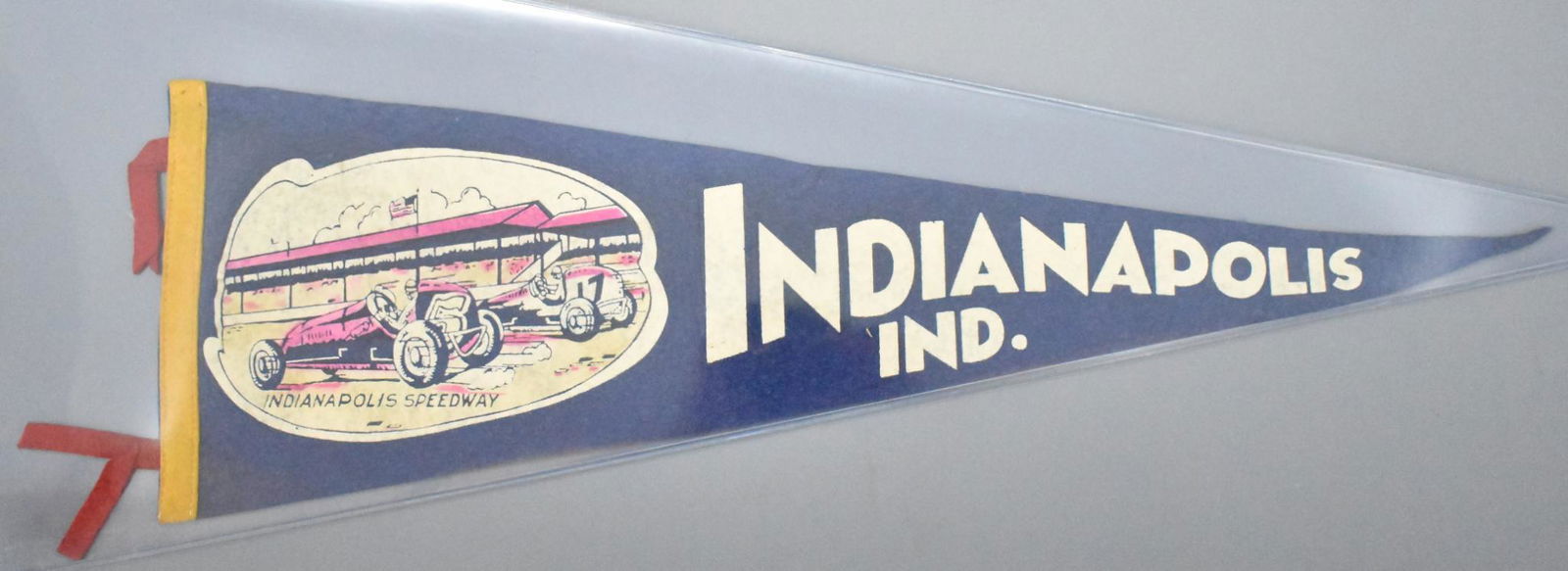 Vintage 1940's Indy 500 Indianapolis Motor Speedway: Vintage 1940's Indy 500 Indianapolis Motor Speedway felt pennant, excellent condition with no holes, 25 5/8" long with 2 7/8" long tassles.