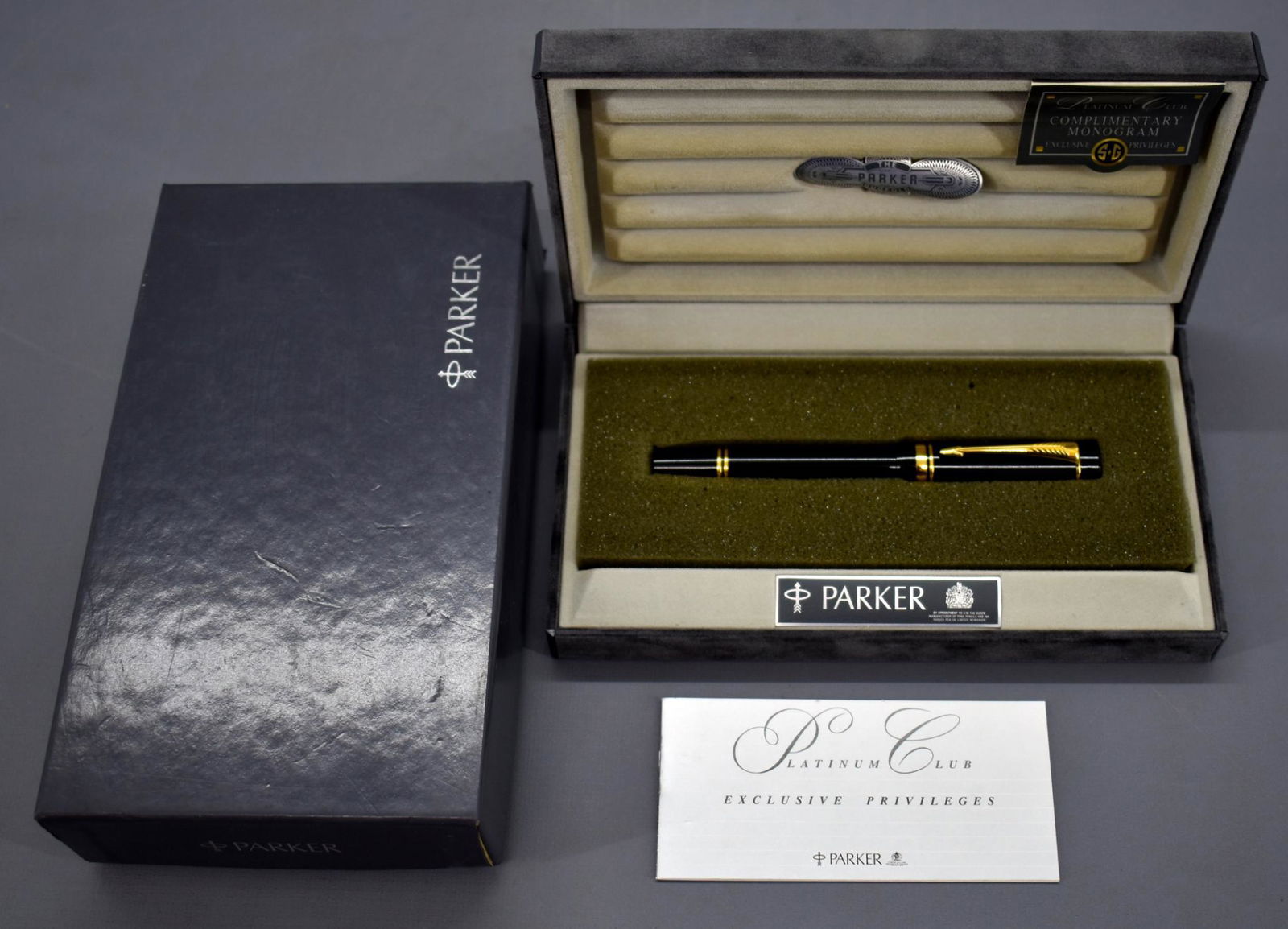 Parker Duofold Centennial Black fountain pen in: Parker Duofold Centennial Black fountain pen in original box, pen has been used but is in excellent condition with a near mint original box. The pen has an 18 karat gold nib. The pen measures 5 3/8" l