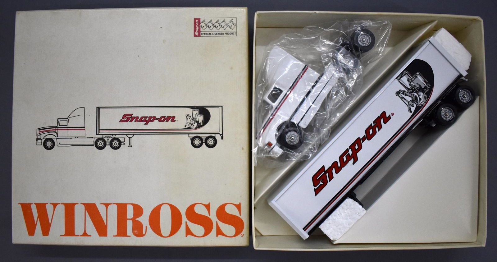 Winross 1/64 Snap-On semi tractor and trailer MIB: Winross 1/64 Snap-On semi tractor and trailer mint in original box