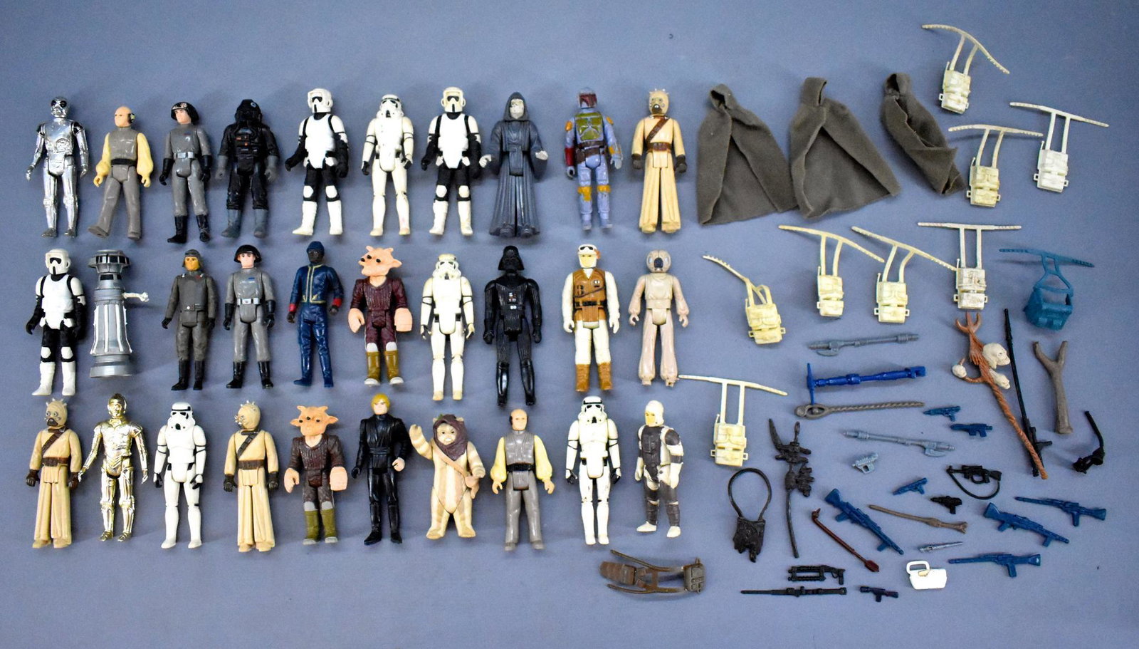 Mixed group of various Kenner Star Wars figures and: Mixed group of various Kenner Star Wars figures and weapons. All have cigarette smoke odor and many are dirty but some are in nice shape as well. Sold as-is as seen in the photos with no returns.