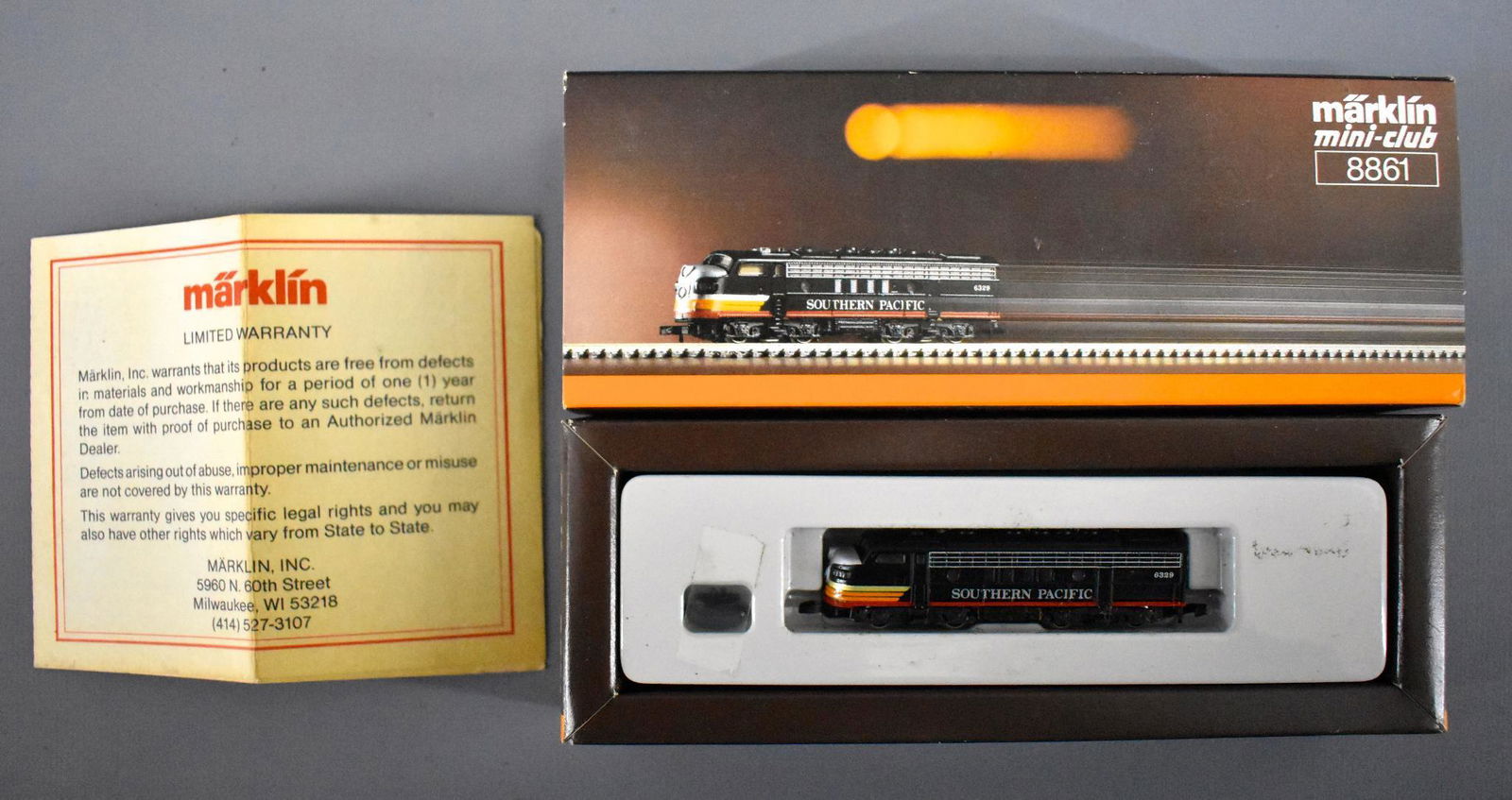 Marklin Mini-club Z gauge Southern Pacific diesel: Marklin Mini-club Z gauge Southern Pacific diesel locomotive in original box 8861, C9-10 with all original paperwork in an excellent original box.
