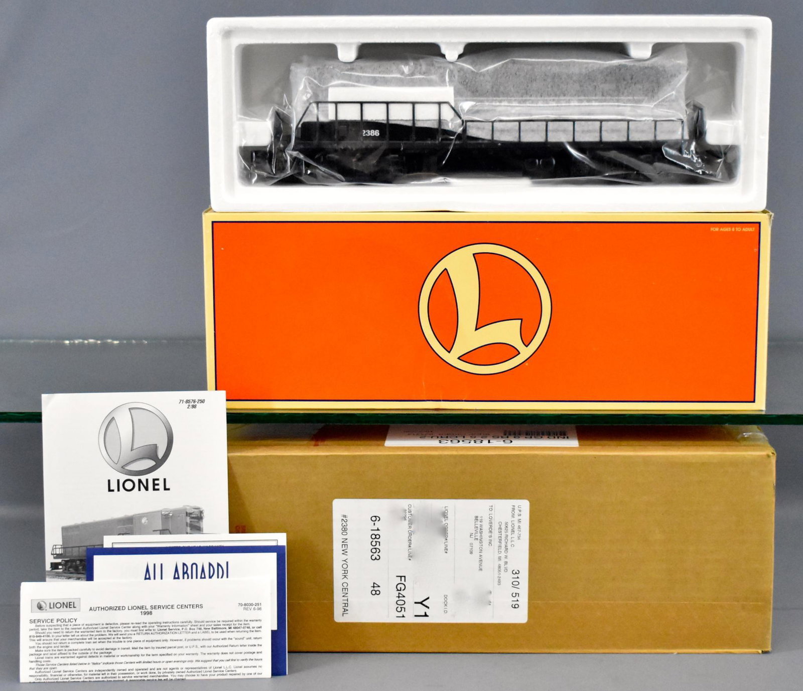 Lionel modern era O 18563 18865 New York Central GP-9: Lionel modern era O gauge 18563 powered and 18865 non-powered New York Central GP-9 diesel locomotives in original boxes. The powered unit is factory sealed and C9-10. The non-powered unit has been op