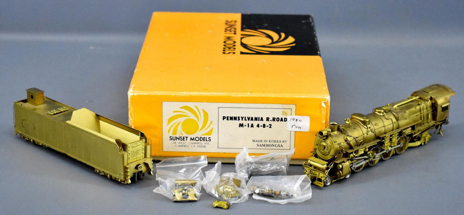 Sunset HO scale brass 4-8-2 PENNSYLVANIA RR M-1A: Sunset HO scale brass PENNSYLVANIA RR M-1A 4-8-2 locomotive & tender in original box, both are C8 with loose parts still needing assembly, comes in a good original box.