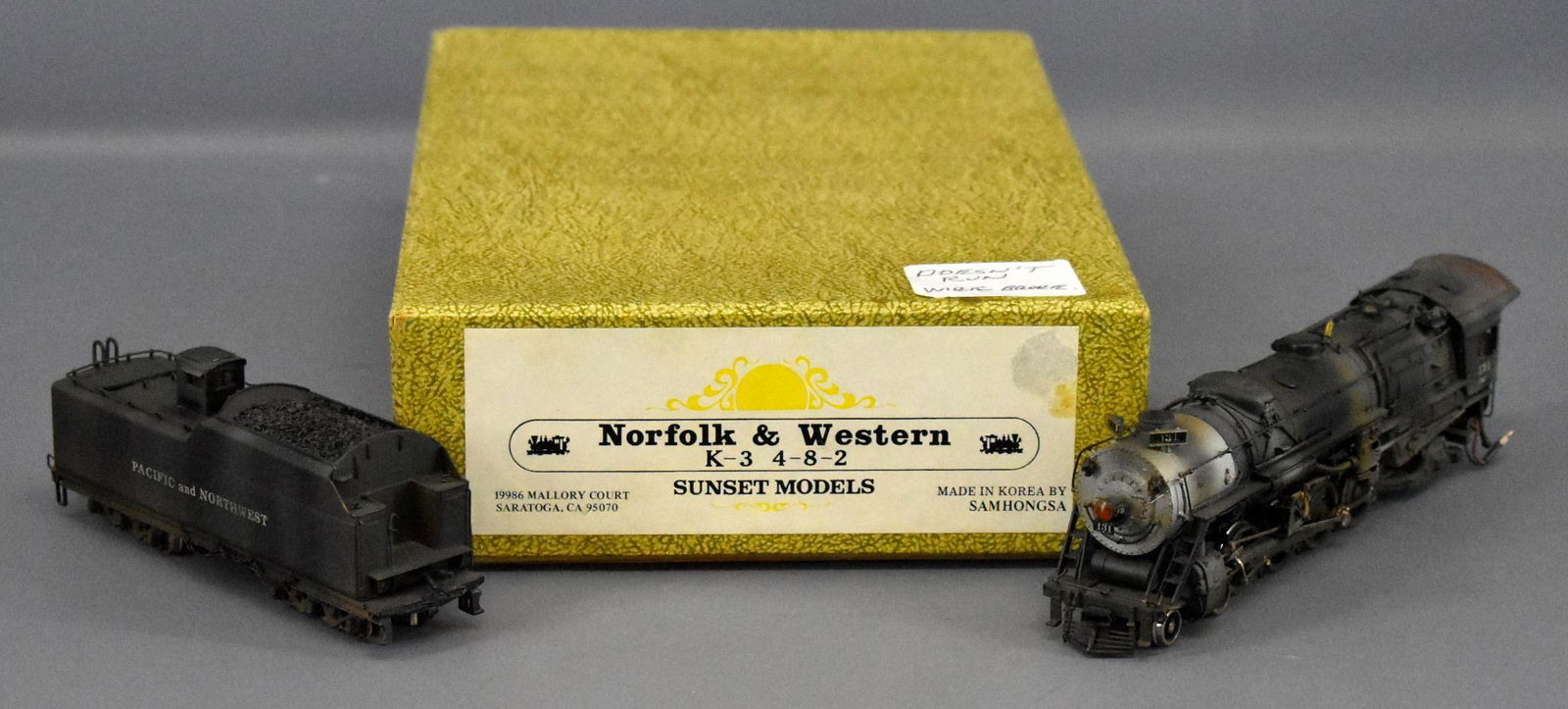 Sunset HO scale brass 4-8-2 Norfolk & Western K-3: Sunset HO scale brass Norfolk & Western K-3 4-8-2 Locomotive in original box, C7 custom painted and weathered, comes in an very good original box.