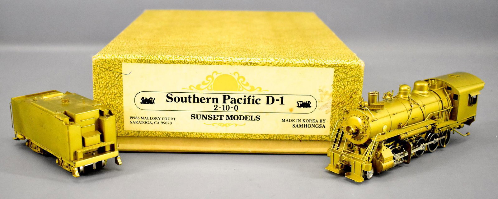 Sunset HO scale brass 2-10-0 Southern Pacific D-1: Sunset HO scale brass Southern Pacific D-1 2-10-0 Locomotive & tender in original box, locomotive and tender are C8 with little to no run time, comes in a very good original box, the box bottom does h