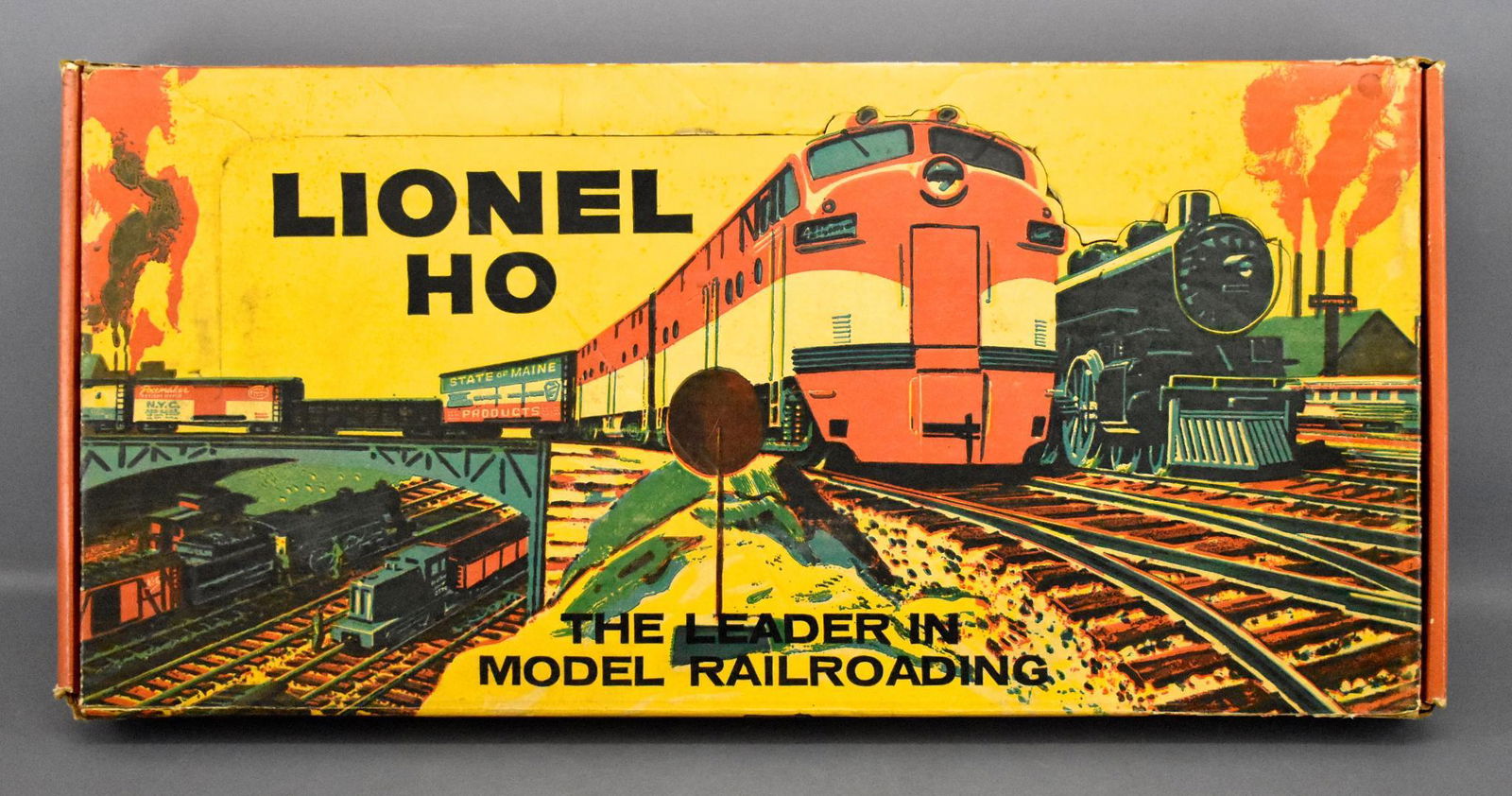 Group of Lionel postwar HO trains for parts or: Group of Lionel postwar HO trains for parts or restoration with a set box. Includes 0570 Navy switcher with a chip of plastic broken from the back of the cab overhang, 0576 Texas Special Alco B unit,