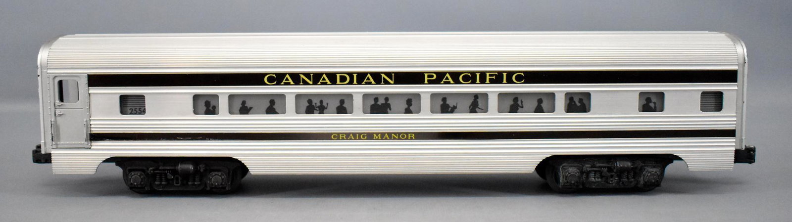 Lionel postwar O gauge 2554 Canadian Pacific Craig: Lionel postwar O gauge 2554 Canadian Pacific Craig Manor Pullman car, C6-7.