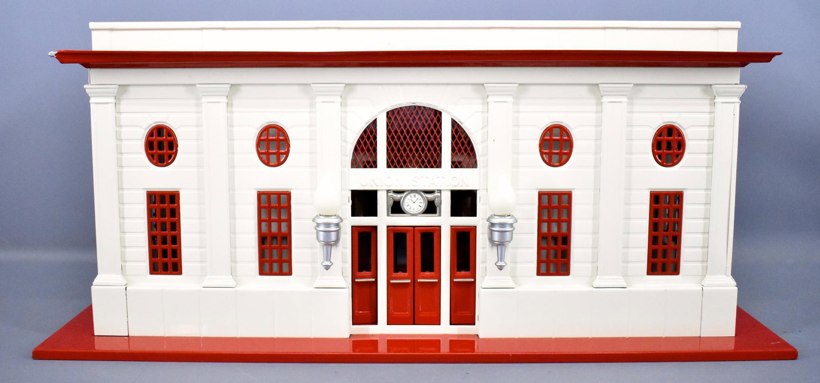 MTH Reproduction Lionel 114 station cream red: MTH Reproduction Lionel 114 station in cream and red, C7+.