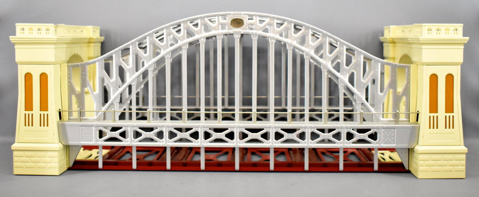 Lionel 32999 reproduction Hellgate bridge: Lionel 32999 reproduction Hellgate bridge, C7, no box.