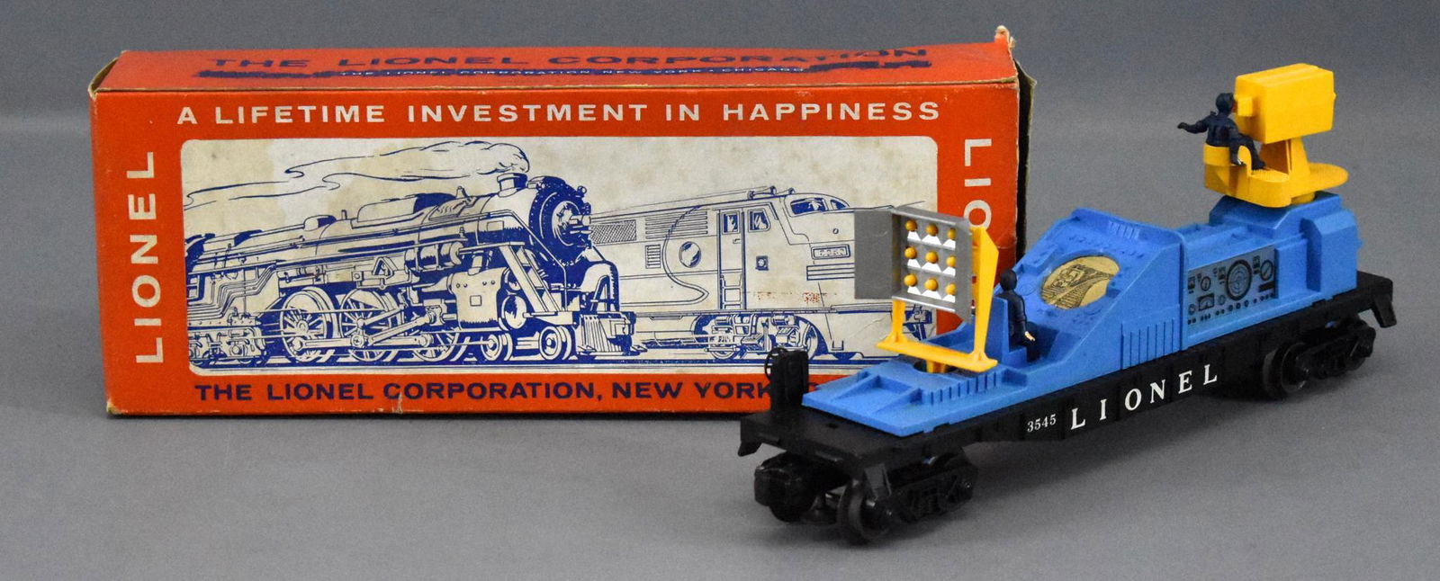 Lionel postwar O 3545 operating TV monitor car in: Lionel postwar O 3545 operating TV monitor car in original box, car shows very light run time and is clean but the seated figure looking at the screen has the tab broken off inside so there is no tab