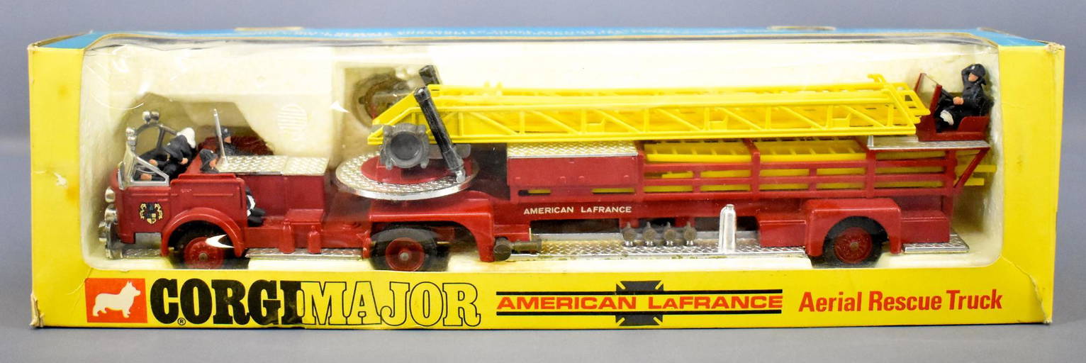Corgi Major 1143 American Lafrance Aerial Rescue Truck