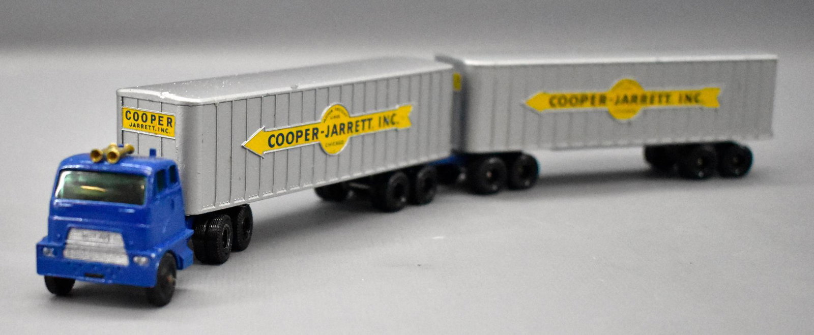 Matchbox Major Pack #9 Hendrickson tractor with: Matchbox Major Pack #9 Hendrickson tractor with Cooper-Jarrett trailers, excellent plus condition.