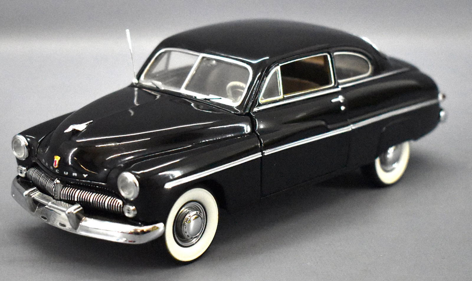 Danbury Mint 1949 Mercury Club coupe die cast: Danbury Mint 1949 Mercury Club coupe die cast with an original insert, near mint but no paperwork as seen in the photos.