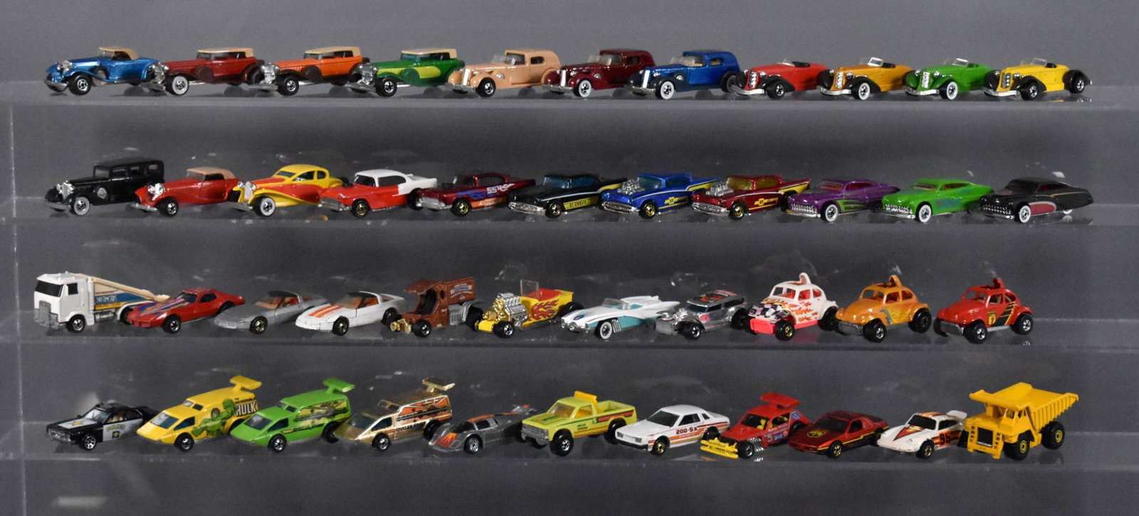 Group of forty-four Blackwall Hot Wheels classic /: Group of forty-four Blackwall Hot Wheels classic / antique cars and more, all in very good to near mint condition as seen in the photos.