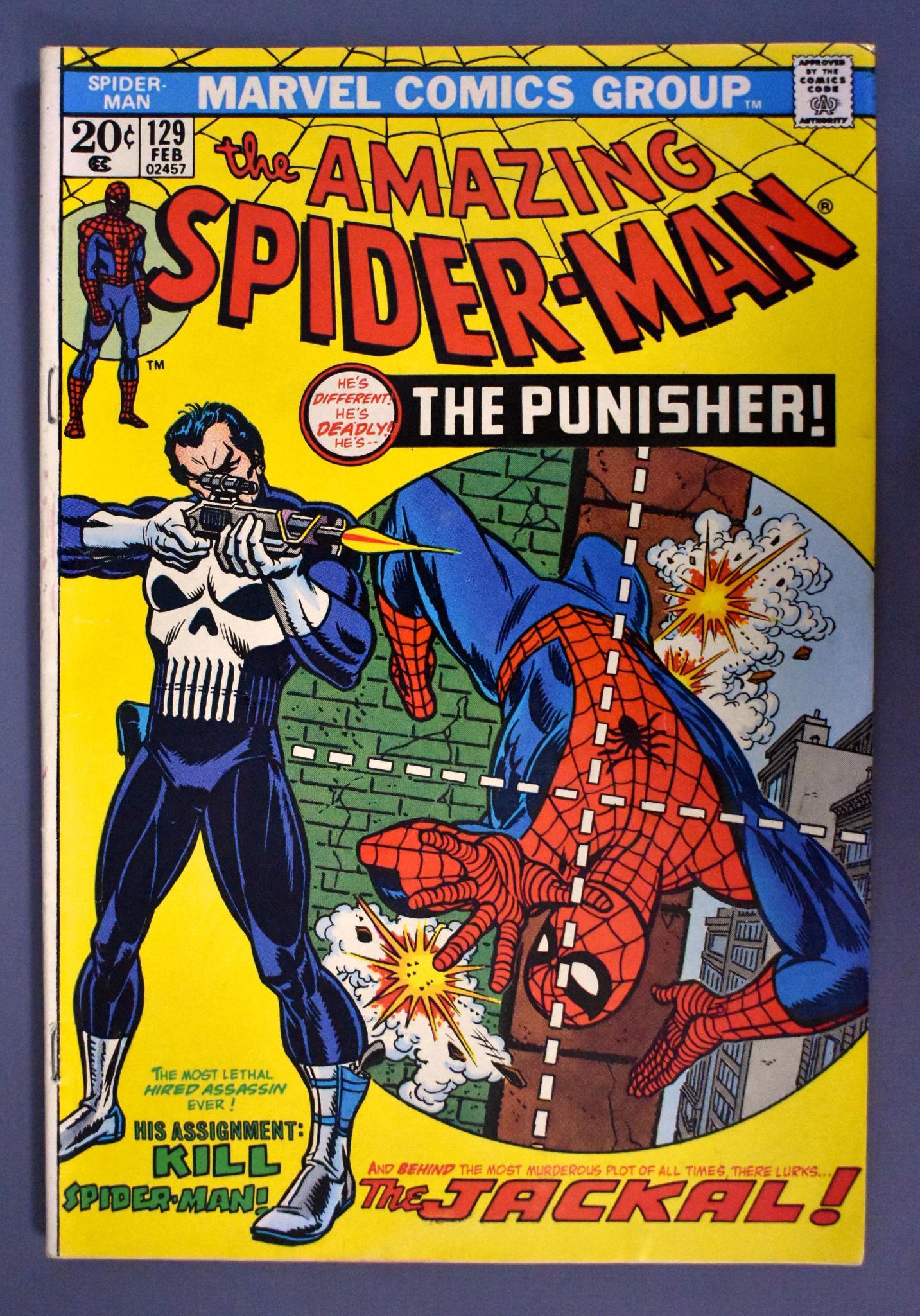 Marvel Amazing Spiderman 129 1st Punisher 4.5 VG+: Marvel Amazing Spiderman 129 1st Punisher 4.5 VG+, nice shape with light spine roll, minor discoloration on white part of spine below the top staple but otherwise great colors with no creases or tears
