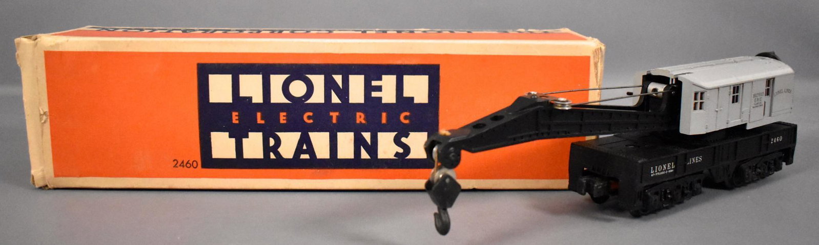 Gorgeous Lionel postwar O 2460 glossy gray cab crane in: Gorgeous Lionel postwar O 2460 glossy gray cab crane in original box, C8 with a good original box and an original insert.
