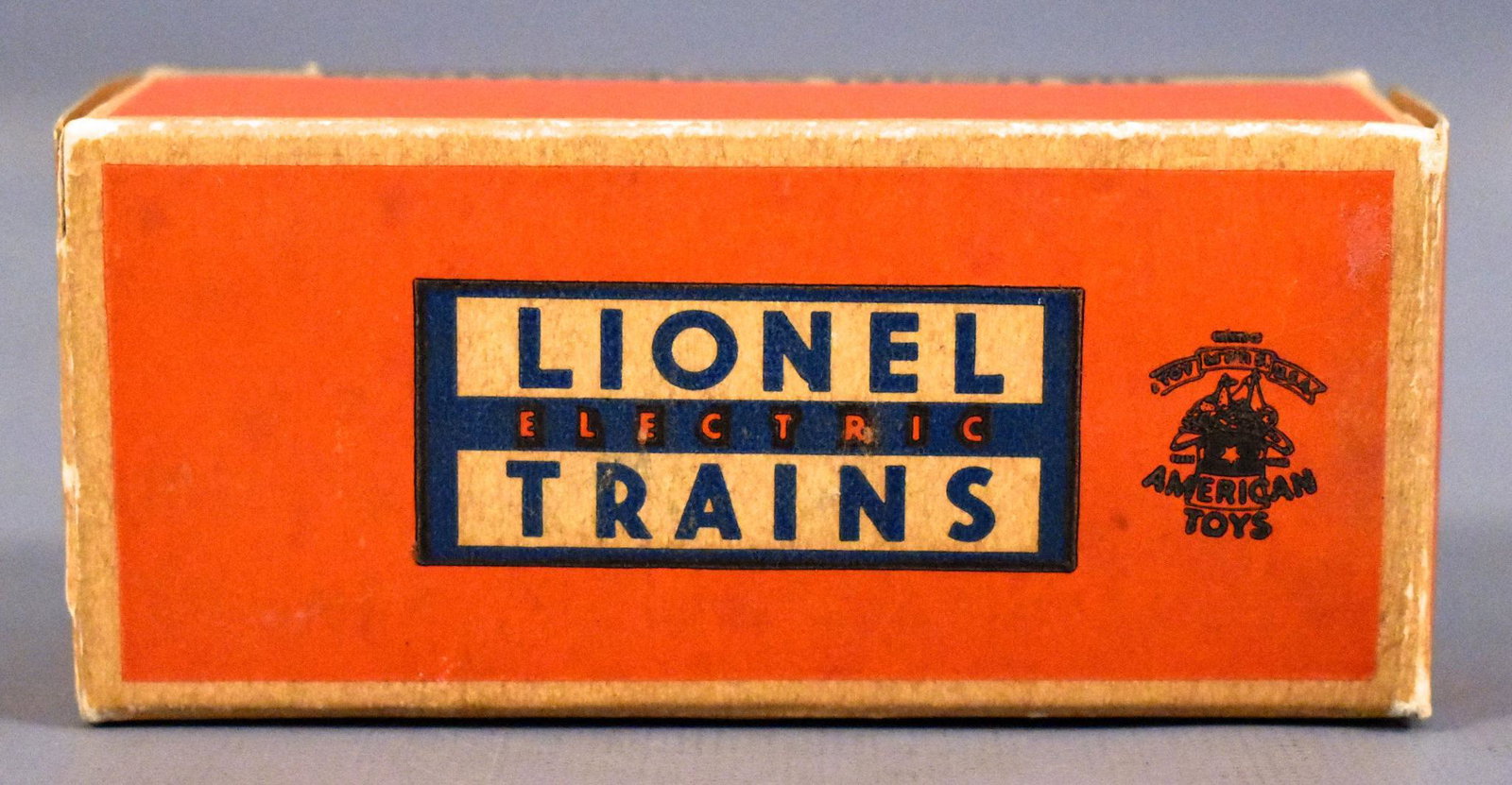 Mint Lionel postwar O separate sale 195-75 floodlight: Mint Lionel postwar O separate sale 195-75 floodlight head in an excellent original box.