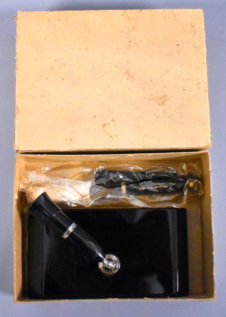 Sheaffer Lifetime Desk Pen in original box, New Old: Sheaffer Lifetime Desk Pen, New Old Stock in original box.