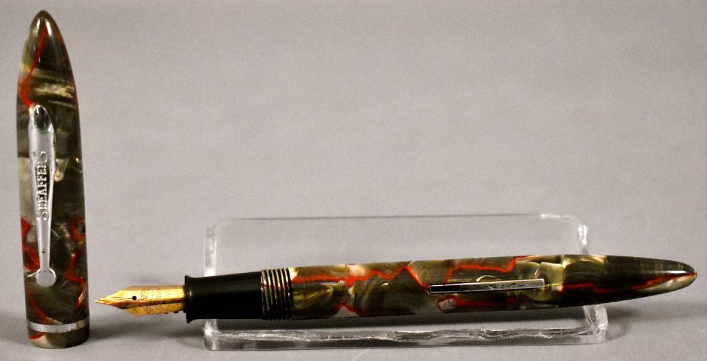 Sheaffer Balance / Sheaffer Junior: Sheaffer Balance / Sheaffer Junior. Looks like an early Depression-era Sheaffer Balance with a rarer Sheaffer Junior nib! Be sure to check all of the photos. This pen has been used at some point and m