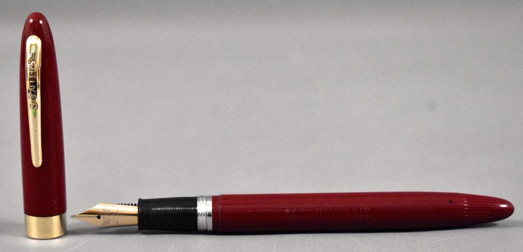 Sheaffer Admiral: Sheaffer Admiral. This pen has been used at some point and may or may not be missing internal parts as we do not have any knowledge of the internal working parts of fountain pens. It does appear to ha