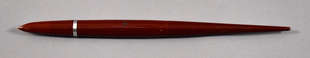 Parker 51 Desk Pen: Parker 51 Desk Pen. This pen has been used at some point and may or may not be missing internal parts as we do not have any knowledge of the internal working parts of fountain pens. It does appear to 