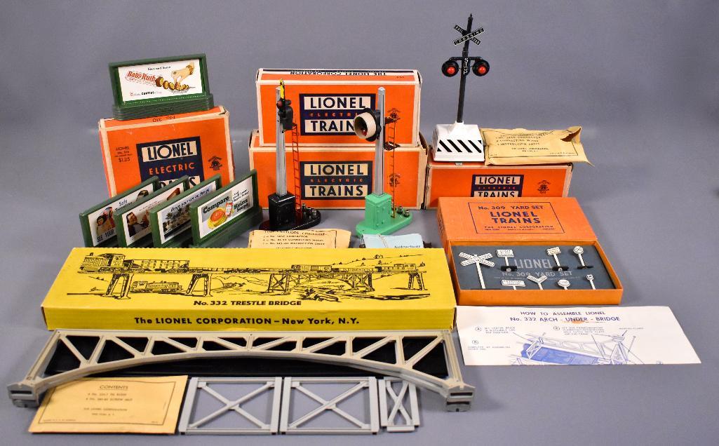 Group of Lionel postwar O accessories in original boxes (1 of 8)